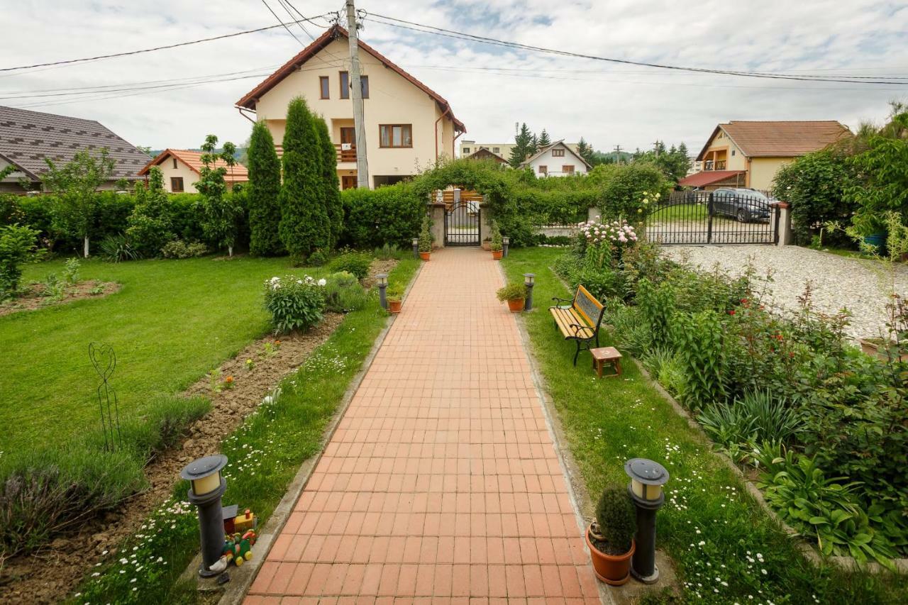 Casa Florilor Hotell Curtea de Argeş Eksteriør bilde