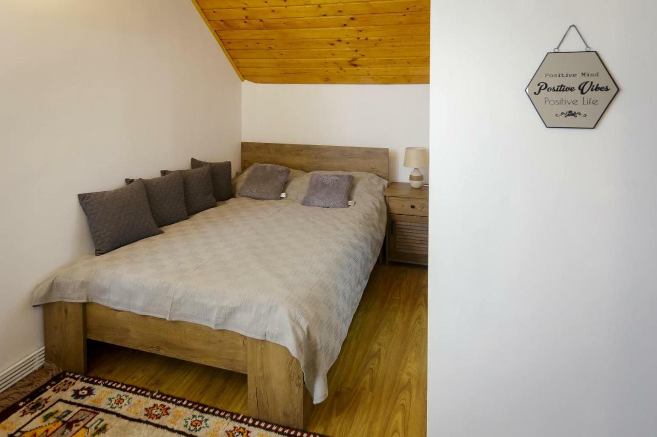 Casa Florilor Hotell Curtea de Argeş Eksteriør bilde