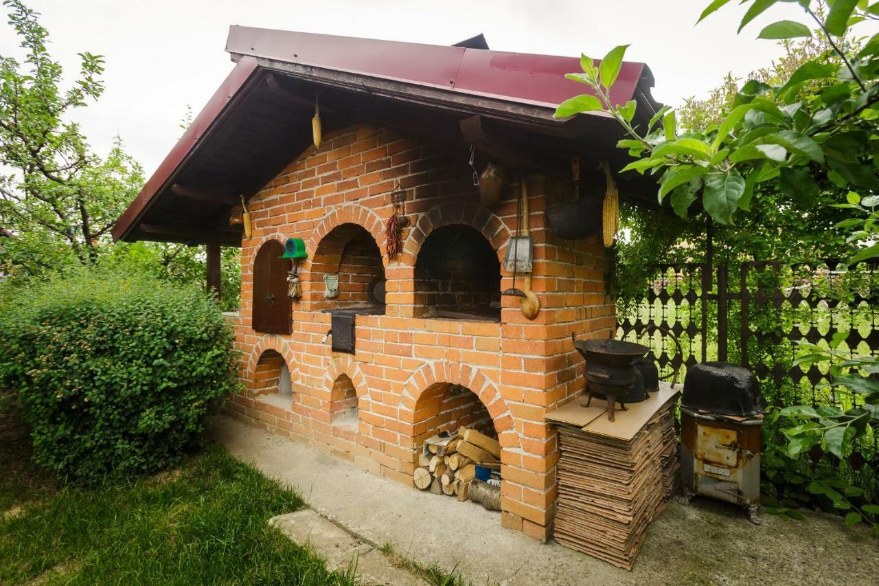 Casa Florilor Hotell Curtea de Argeş Eksteriør bilde